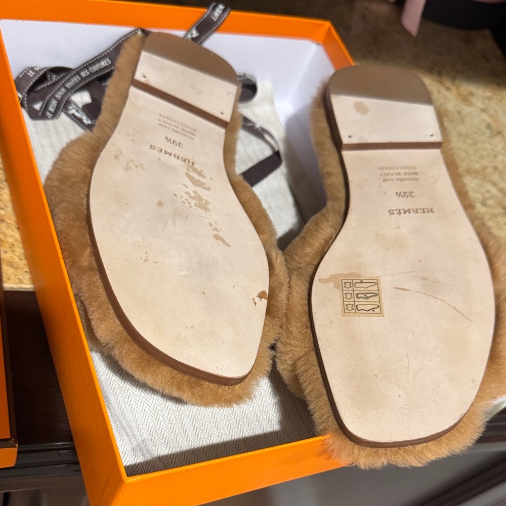 Brown Fuzzy hermes oran Slippers - Picture 3 of 5